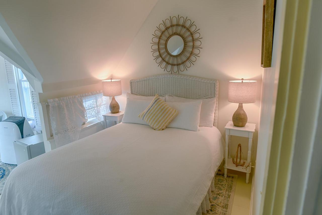 Narragansett House Bed & Breakfast Oak Bluffs Exterior foto